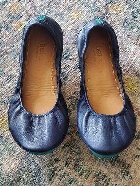 Tieks Ballet Flats in Navy Size 8